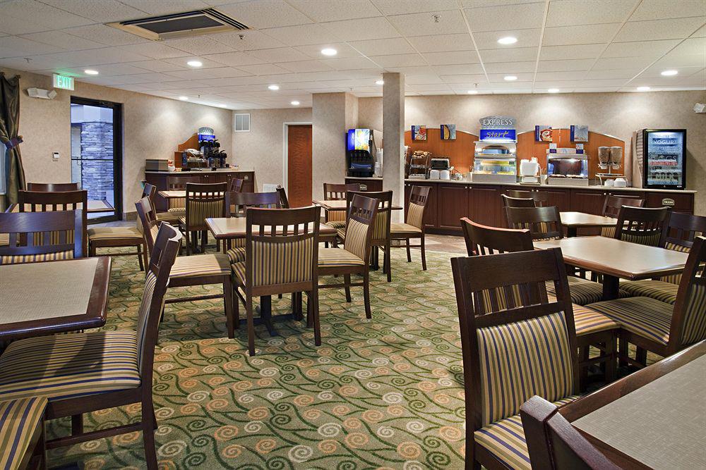 Holiday Inn Express & Suites Wheat Ridge-Denver West By Ihg Restaurant photo