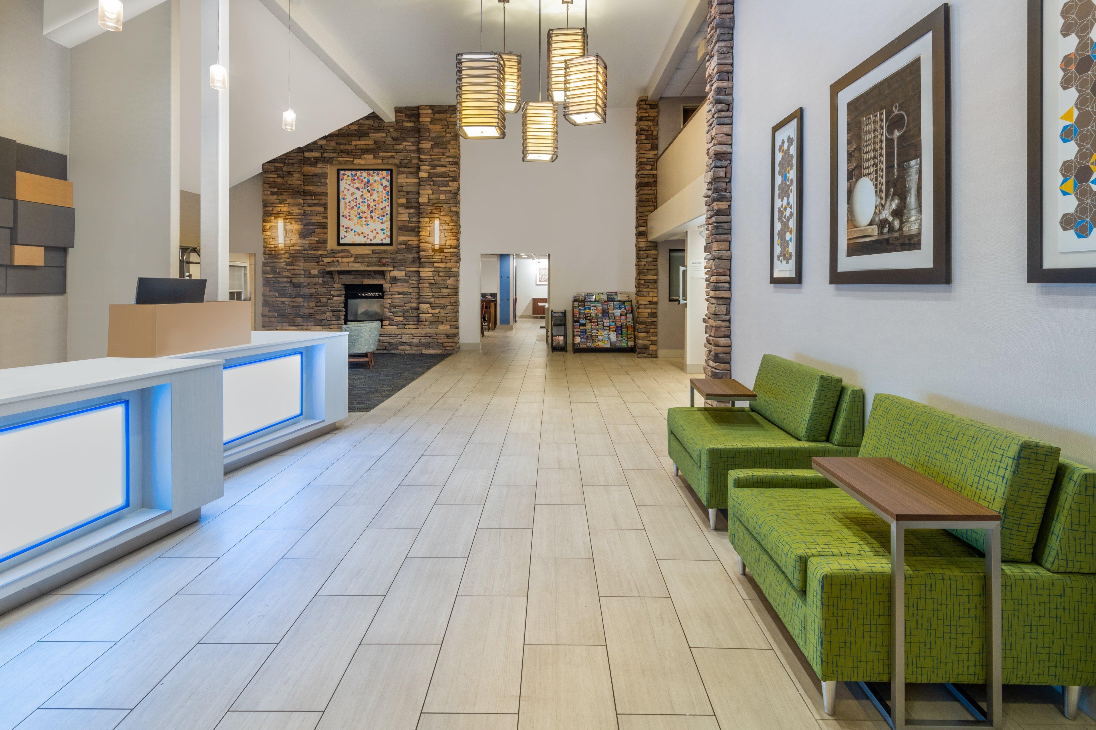 Holiday Inn Express & Suites Wheat Ridge-Denver West By Ihg Exterior photo